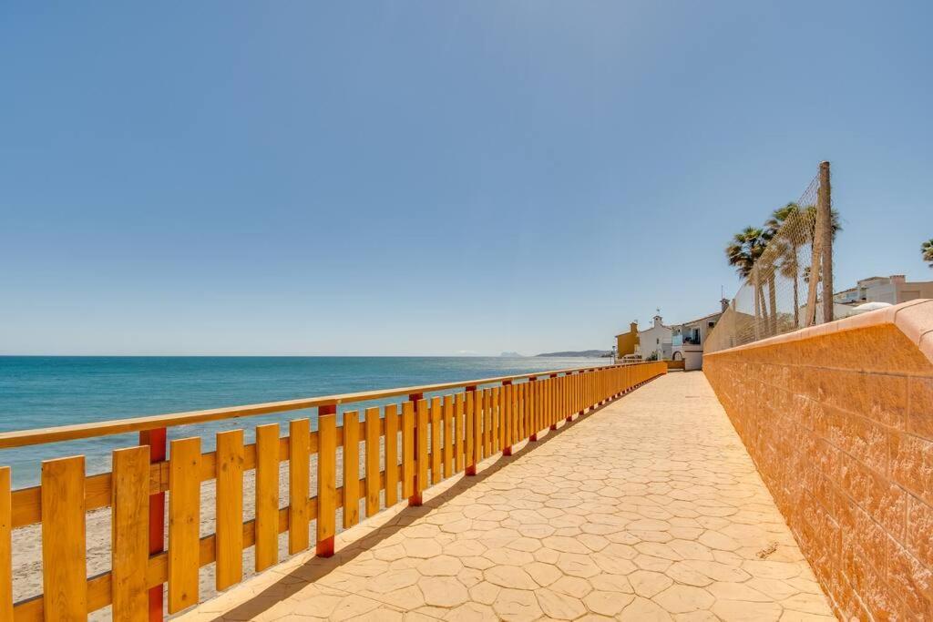 Beachfront Townhouse Estepona Exterior foto