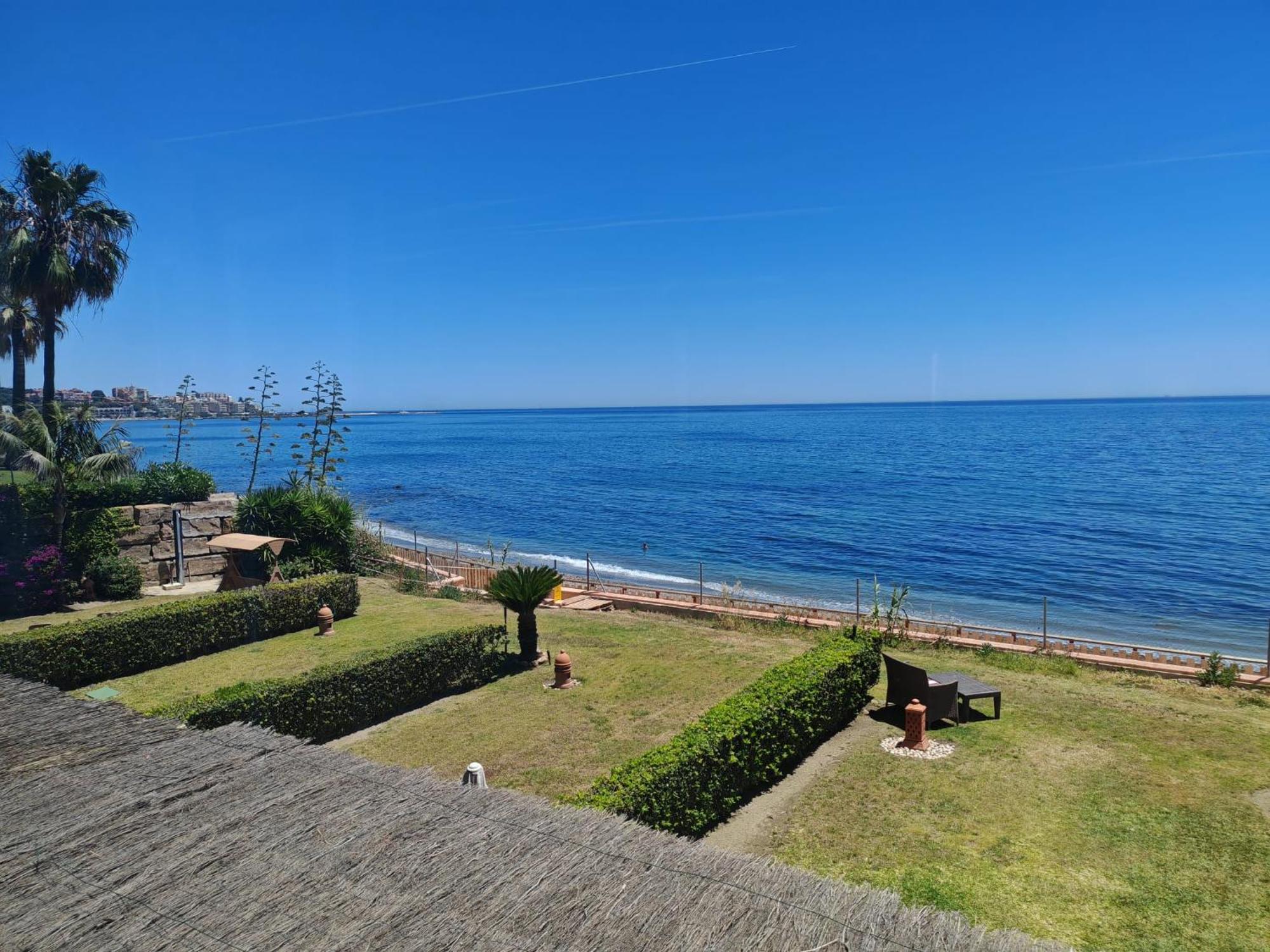 Beachfront Townhouse Estepona Exterior foto